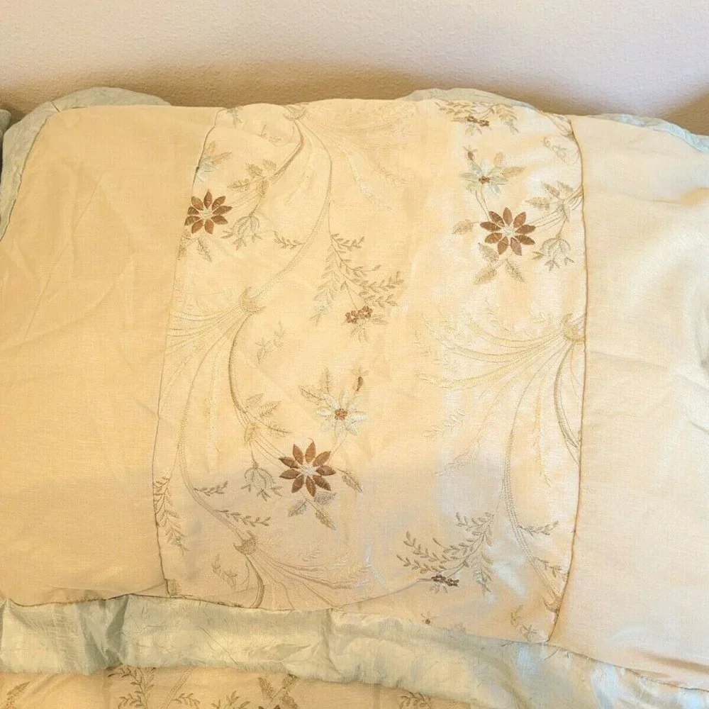 High Country Linens 6pc Queen Embroidered Floral Comforter Set